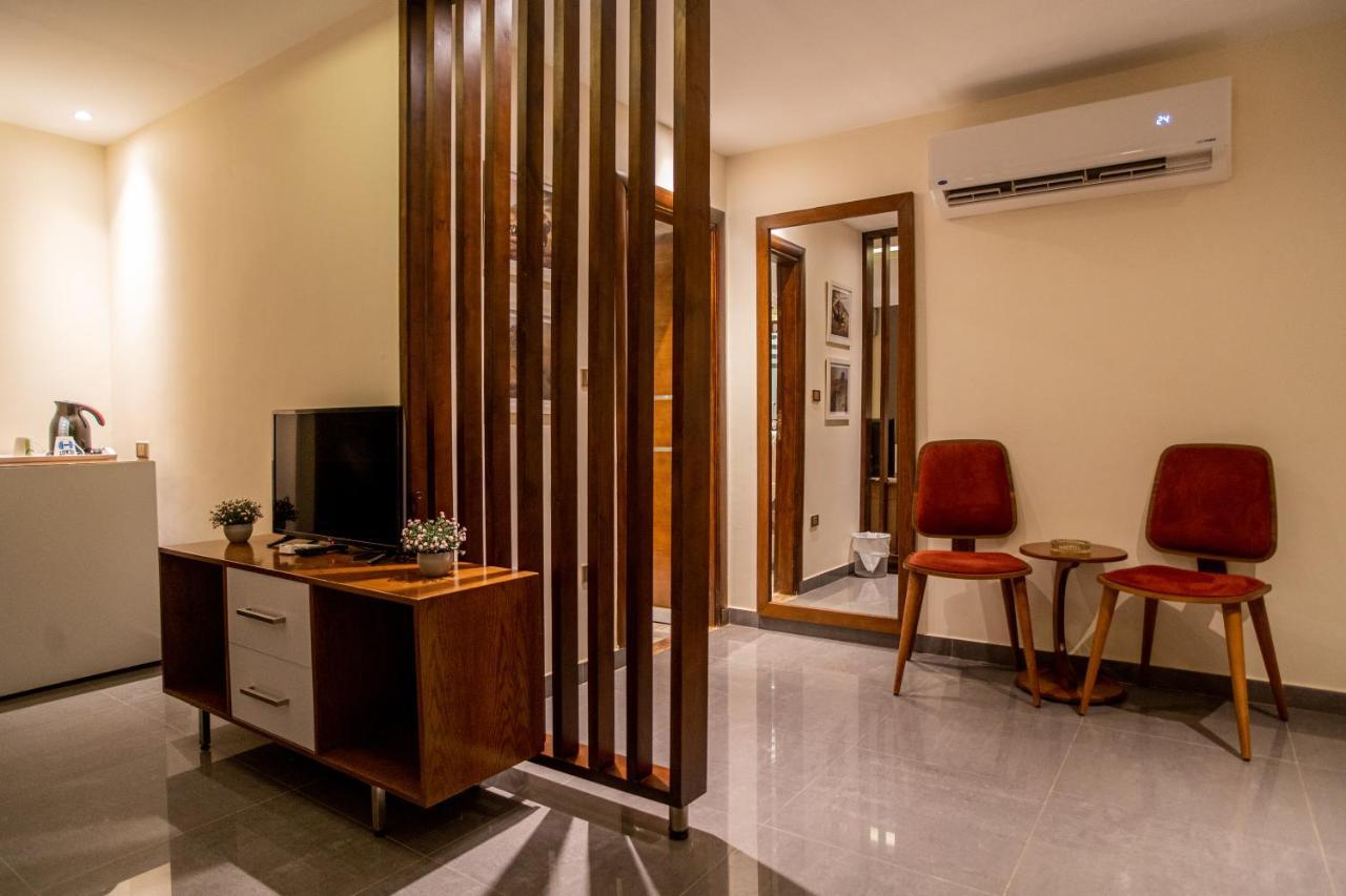 New Pyramids Eyes Hotel