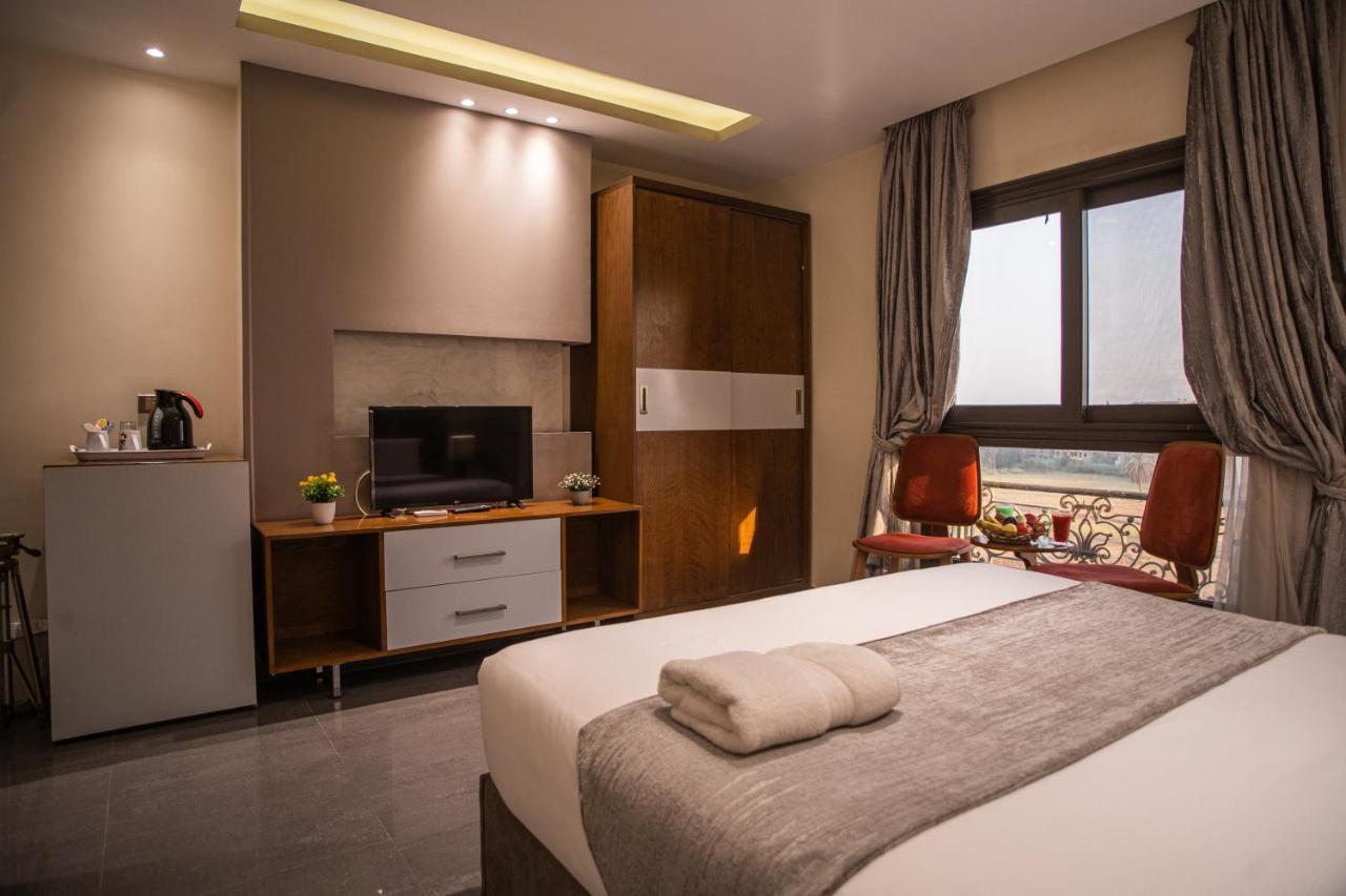 New Pyramids Eyes Hotel